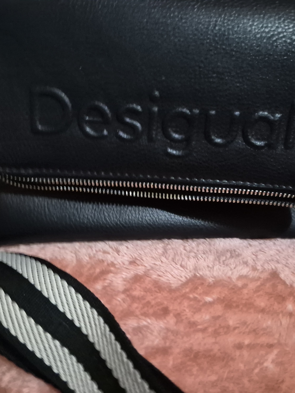 Desigual Black Shoulder Bag with Detachable Strap - Picture 8 of 12
